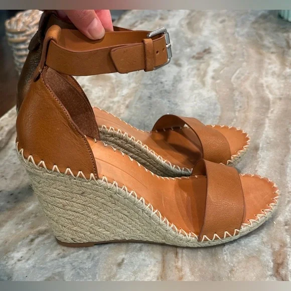Women’s DOLCE VITA Noor tan wedge sandals- Size 9.5 - Picture 2 of 8